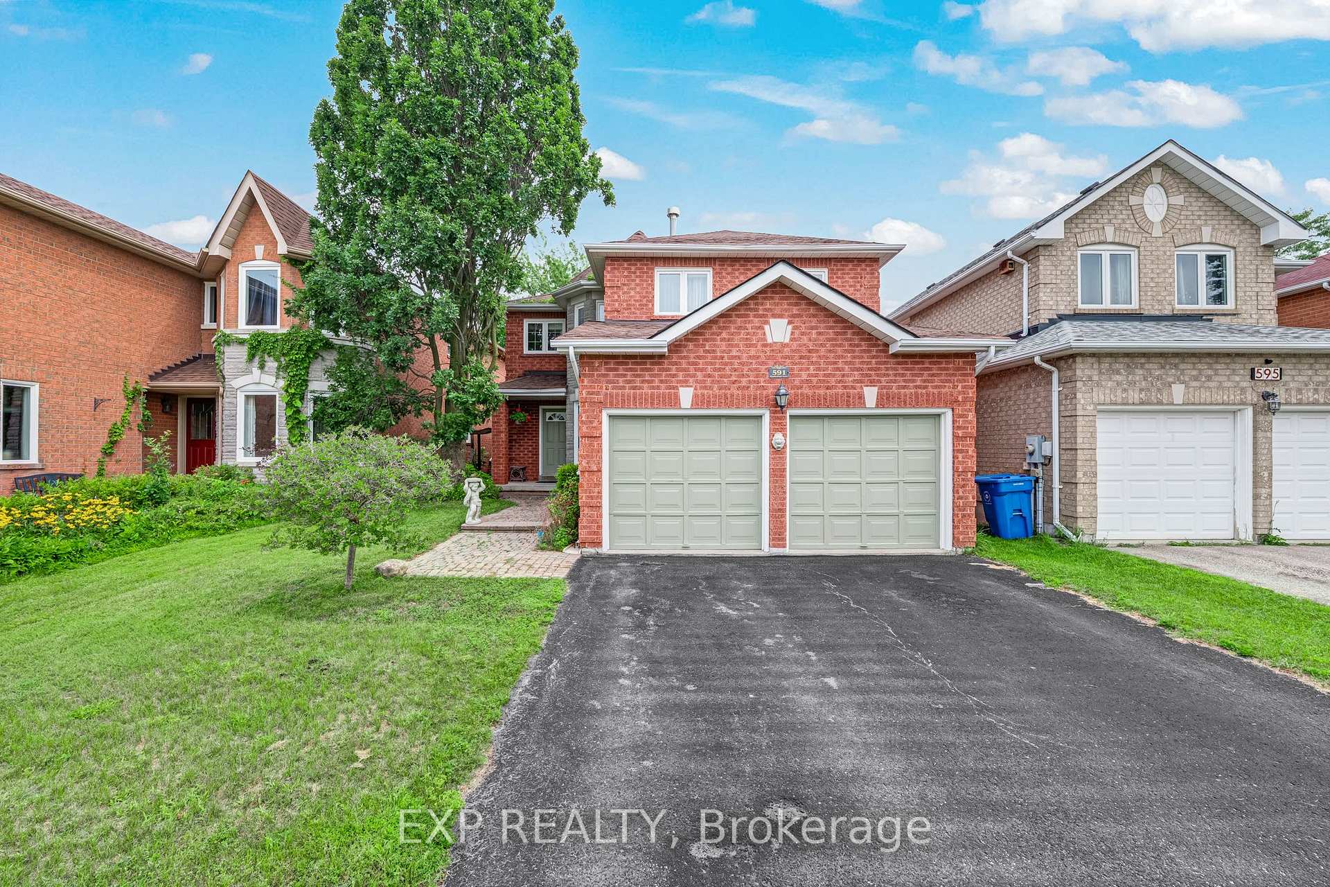 Photo 3 of 591 Plantation Gate, Newmarket, Summerhill Estates — HOMEH