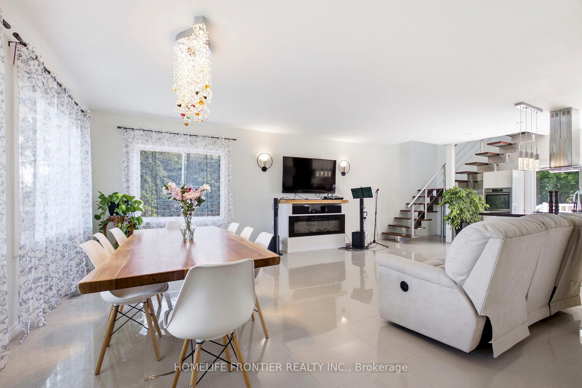 Photo 8 of 813 Lake Drive E, Georgina, Sutton & Jackson's Point — HOMEH