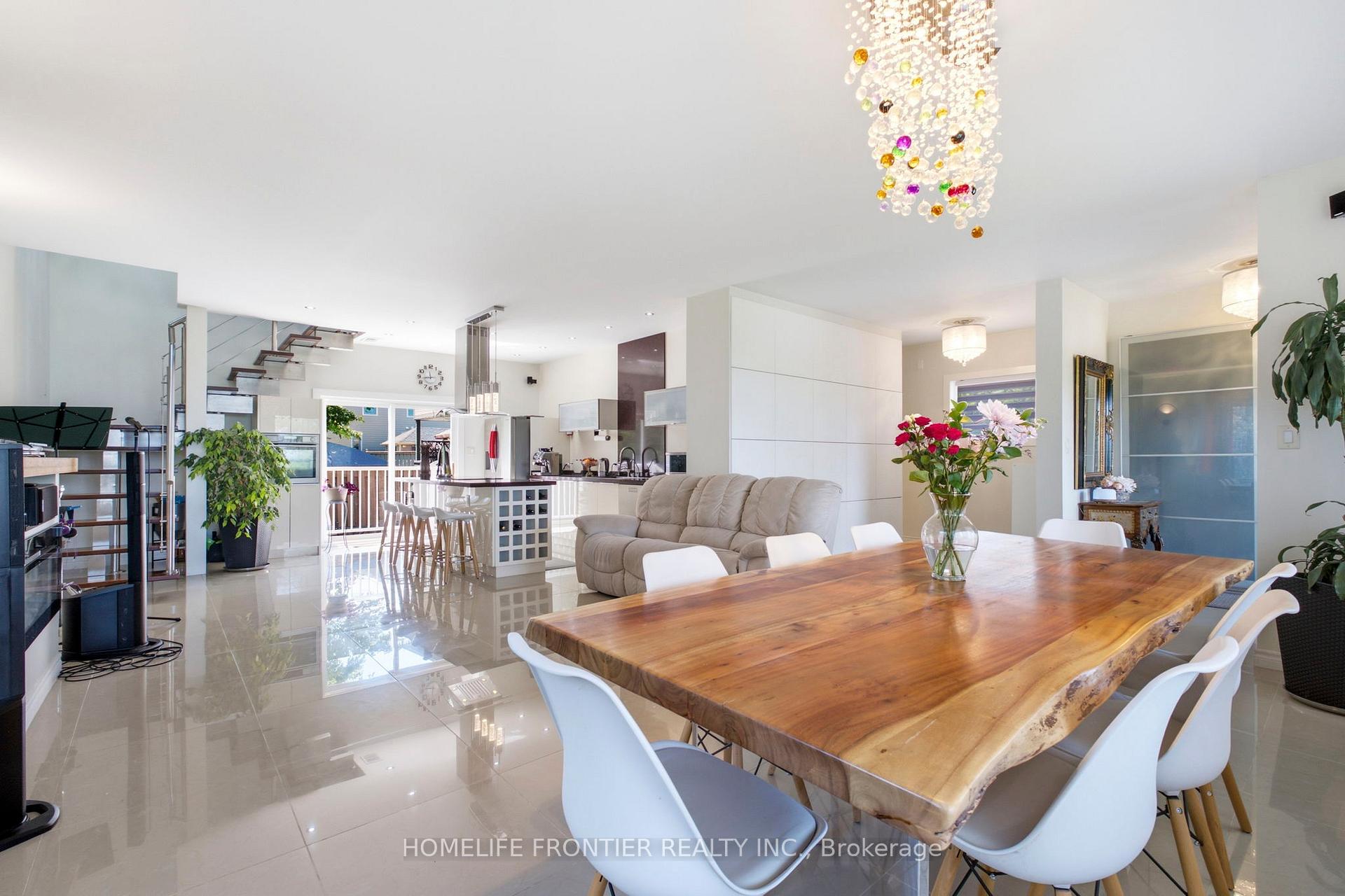 Photo 11 of 813 Lake Drive E, Georgina, Sutton & Jackson's Point — HOMEH