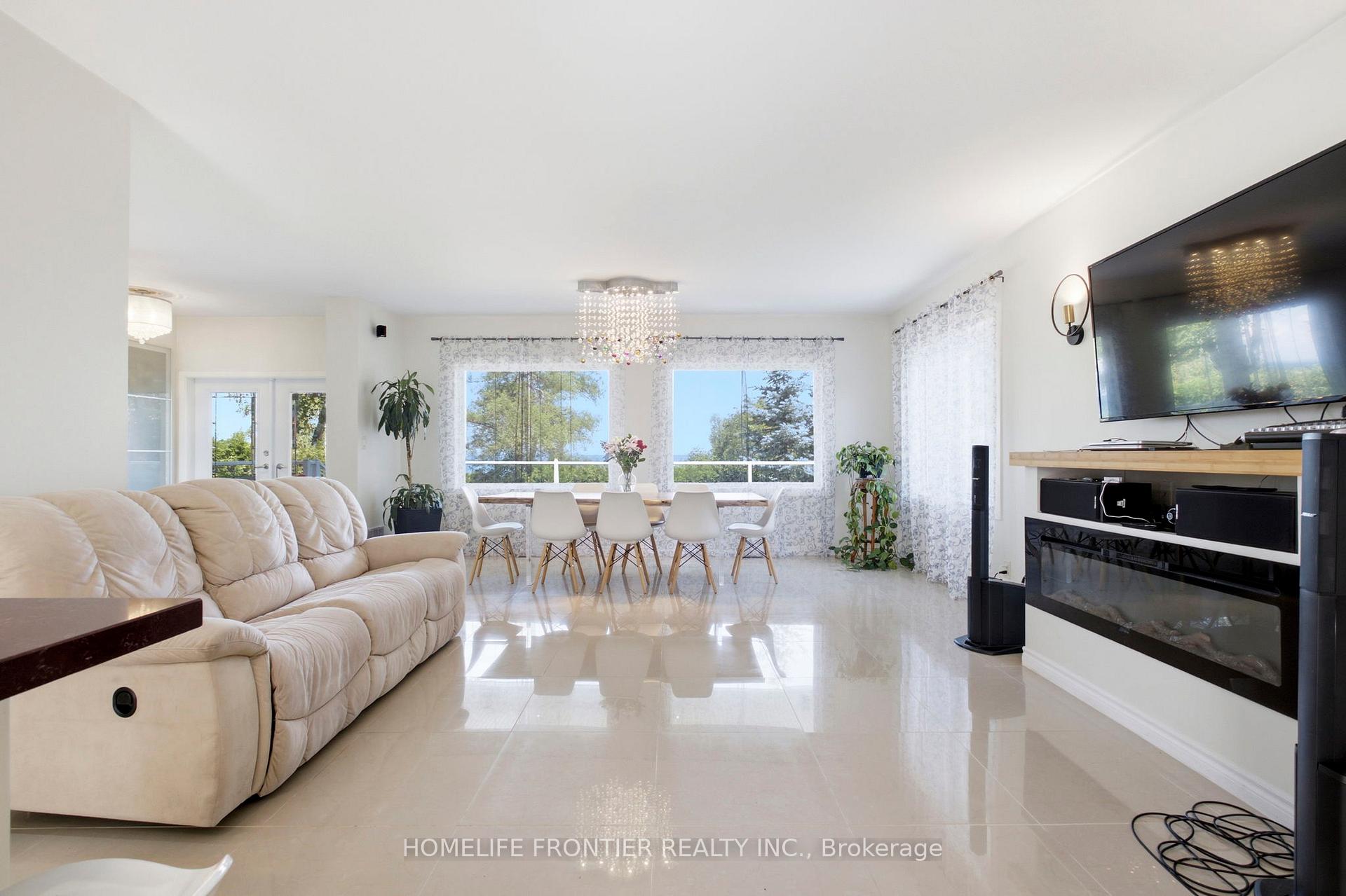 Photo 13 of 813 Lake Drive E, Georgina, Sutton & Jackson's Point — HOMEH