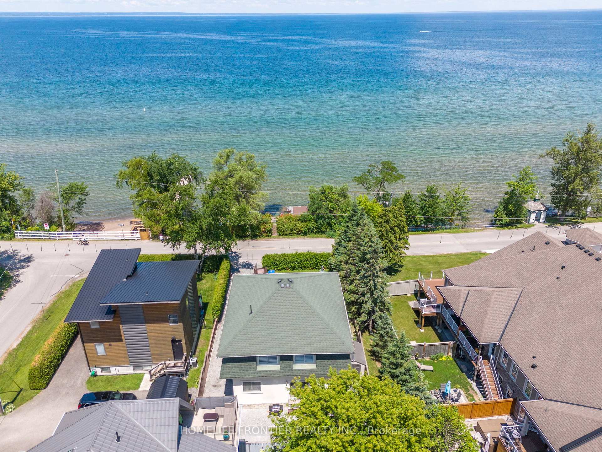 Photo 45 of 813 Lake Drive E, Georgina, Sutton & Jackson's Point — HOMEH
