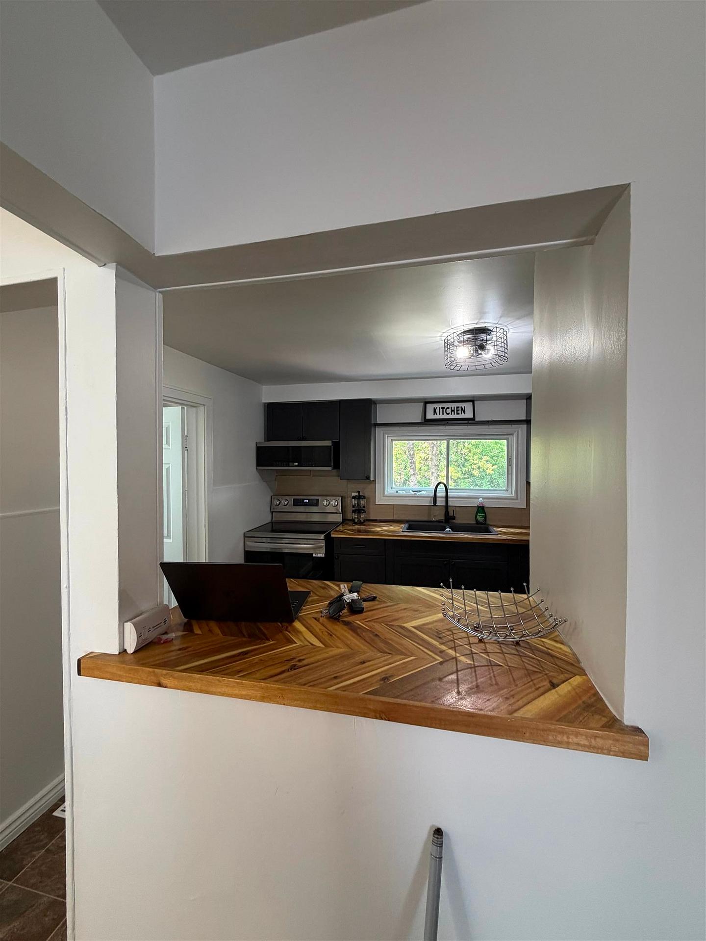 Photo 9 of 328 McNabb Street, Sault Ste Marie, Ward 3 — HOMEH