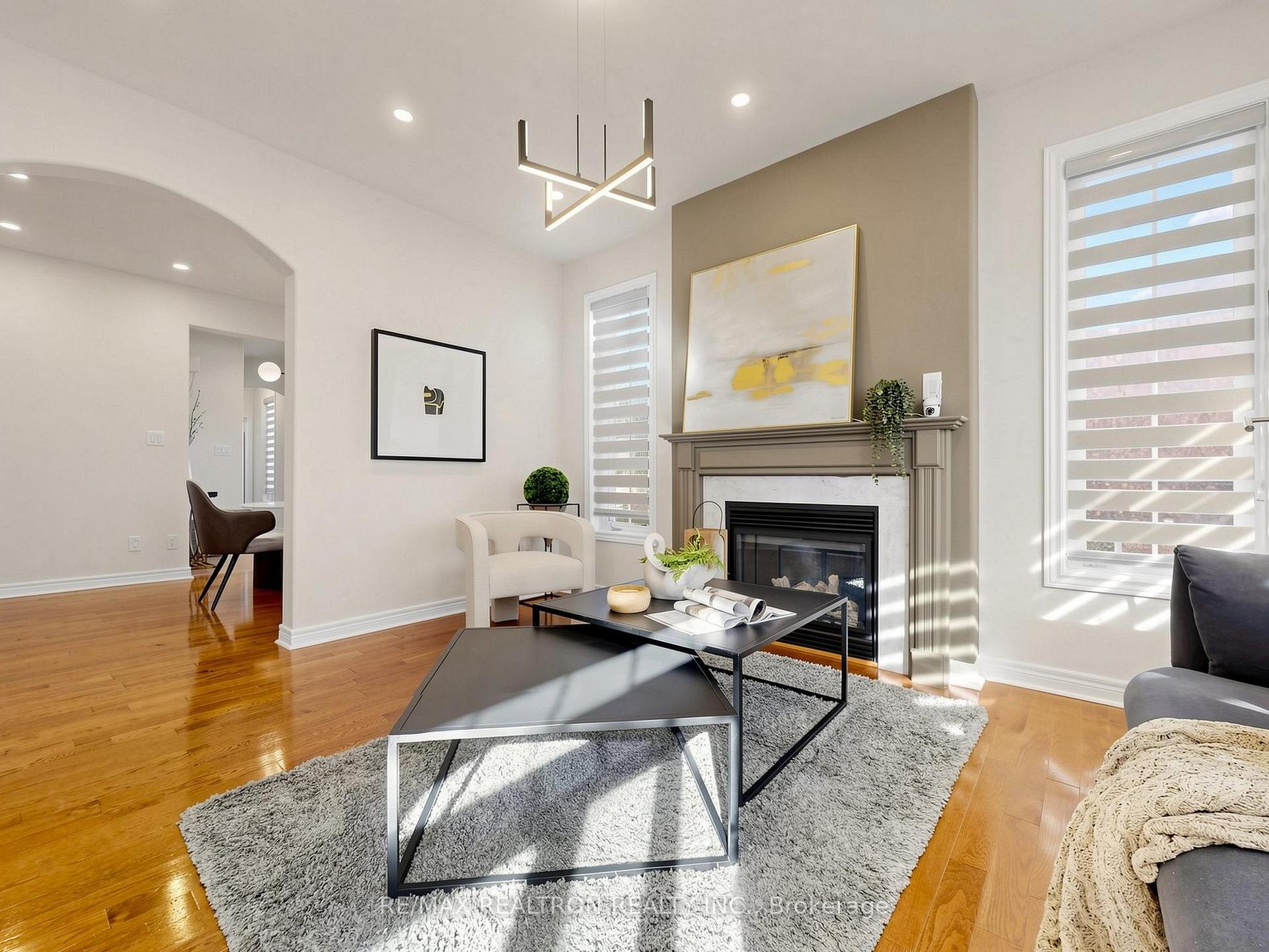 Photo 4 of 46 Mary Ellen Baker Crescent, Vaughan, Patterson — HOMEH