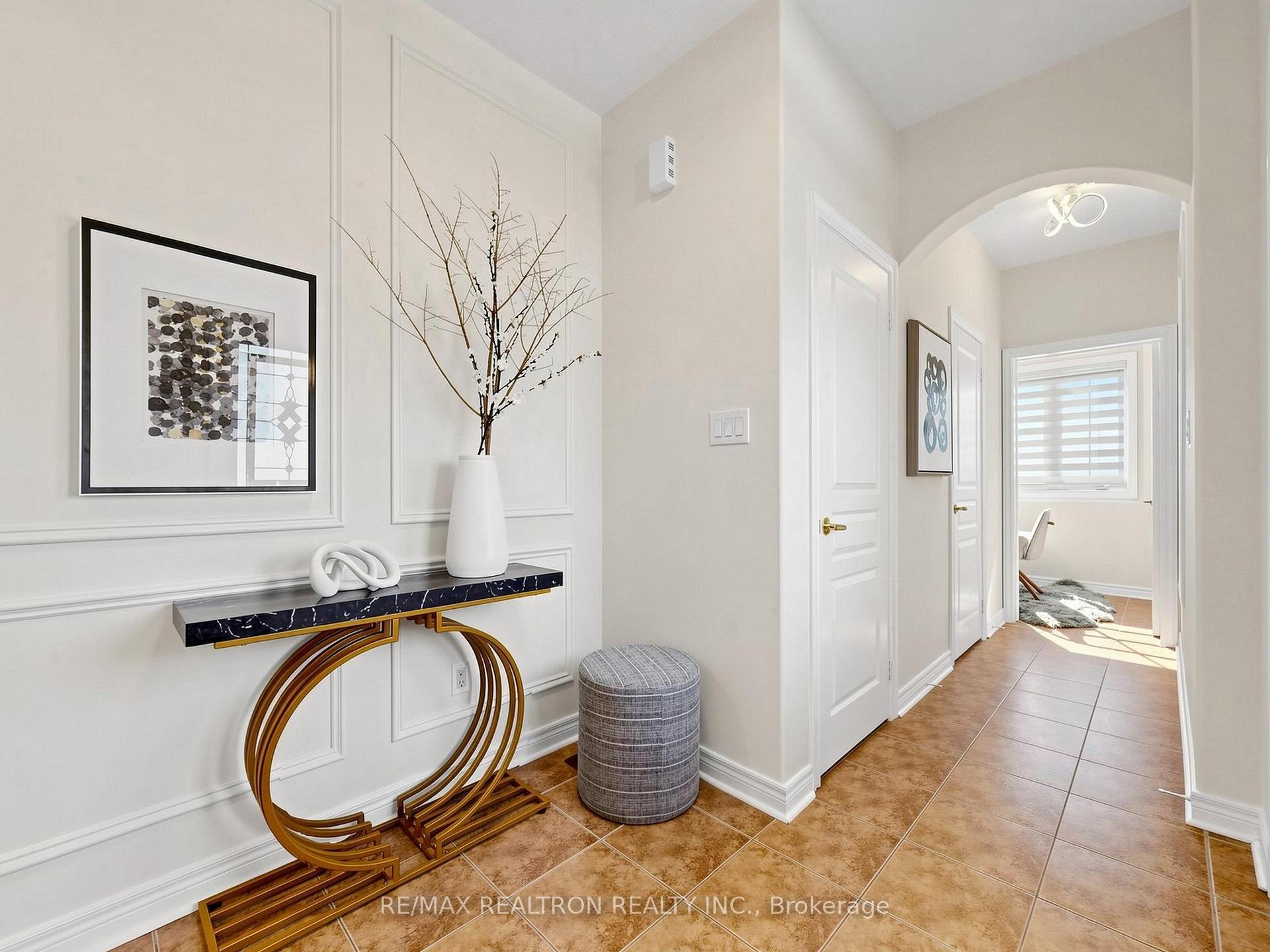 Photo 14 of 46 Mary Ellen Baker Crescent, Vaughan, Patterson — HOMEH