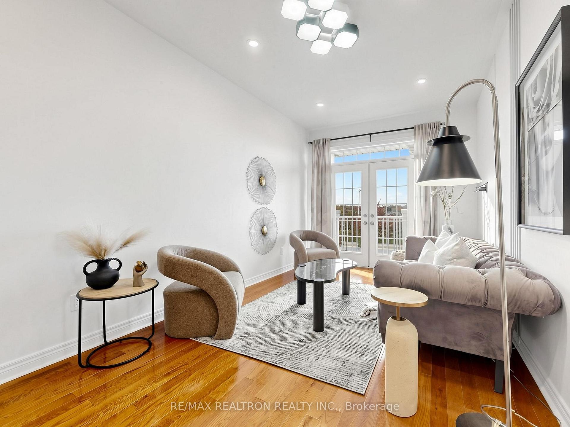 Photo 16 of 46 Mary Ellen Baker Crescent, Vaughan, Patterson — HOMEH