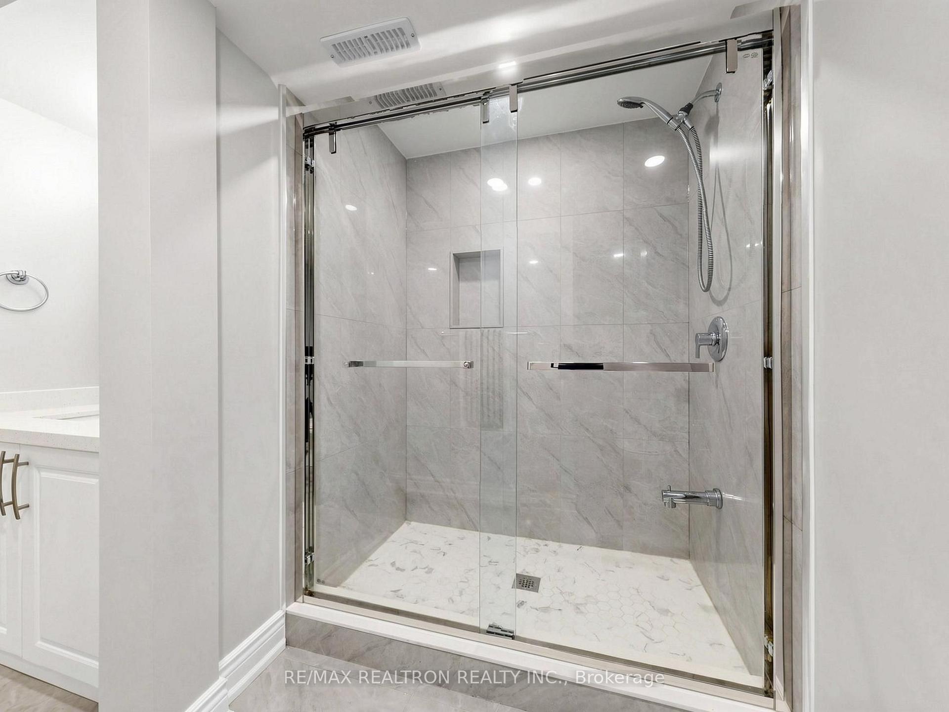 Photo 43 of 46 Mary Ellen Baker Crescent, Vaughan, Patterson — HOMEH