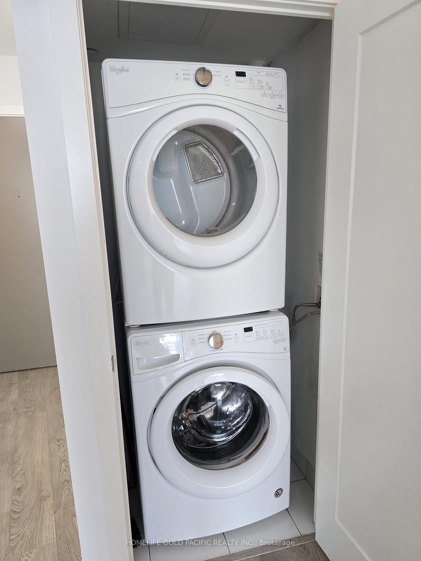 Photo 6 of Unit 1901, 10 York Street, Toronto, Waterfront Communities — HOMEH