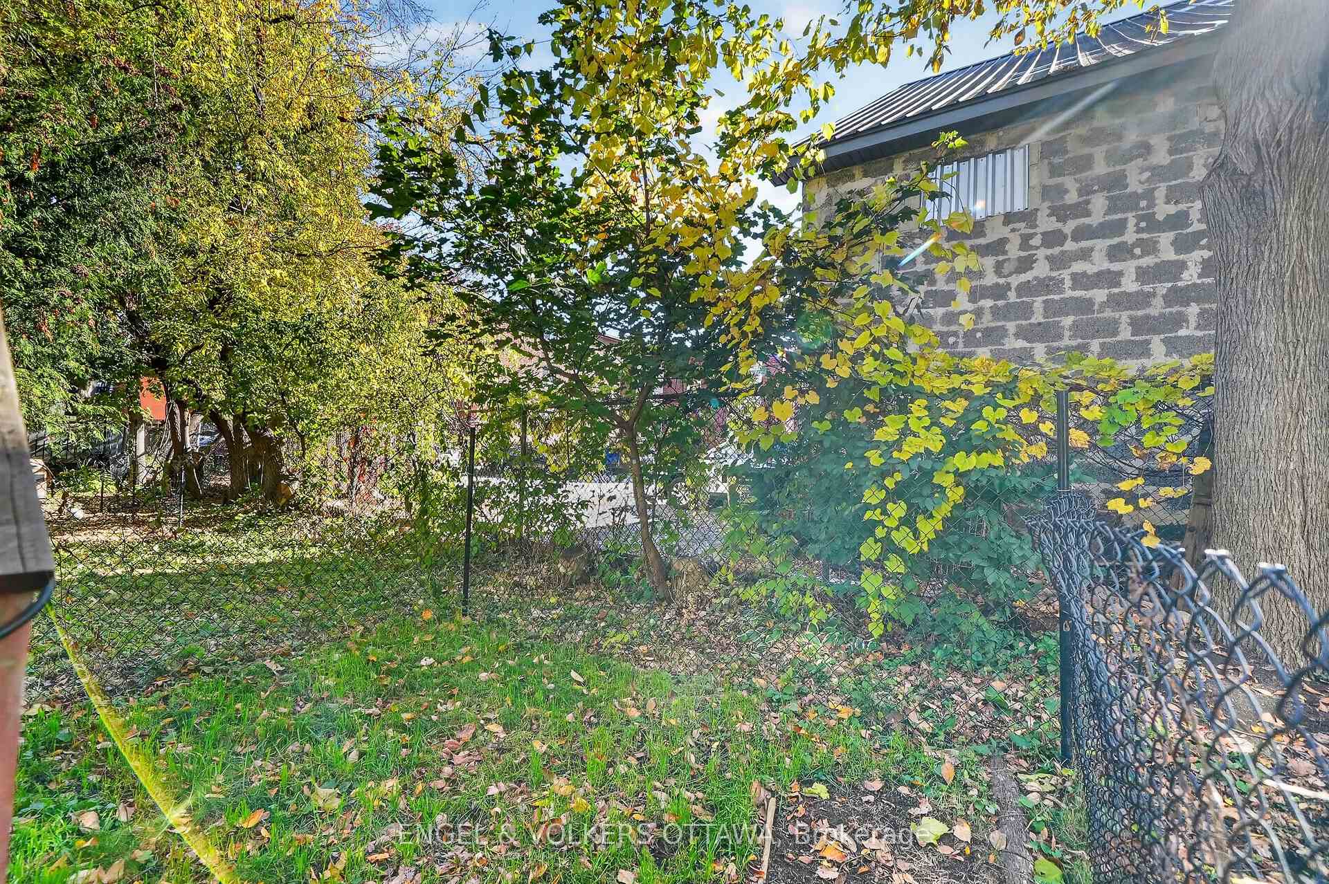 Photo 25 of Unit 10, 1160 Belanger Avenue, Ottawa, Billings Bridge — HOMEH