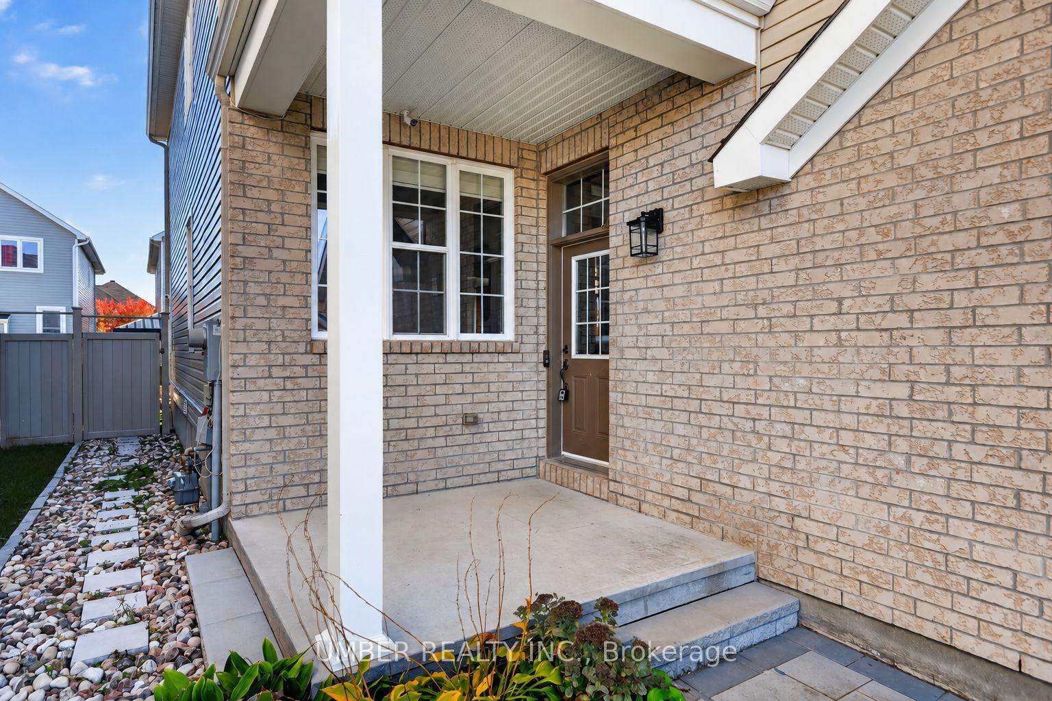 Photo 2 of 305 Bobolink Ridge, Ottawa, Kanata - Emerald Meadows/Trailwest — HOMEH