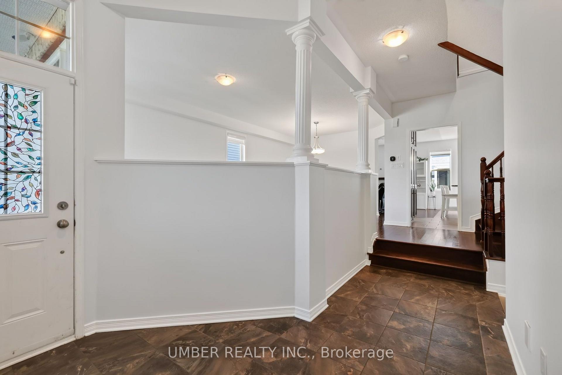 Photo 4 of 305 Bobolink Ridge, Ottawa, Kanata - Emerald Meadows/Trailwest — HOMEH