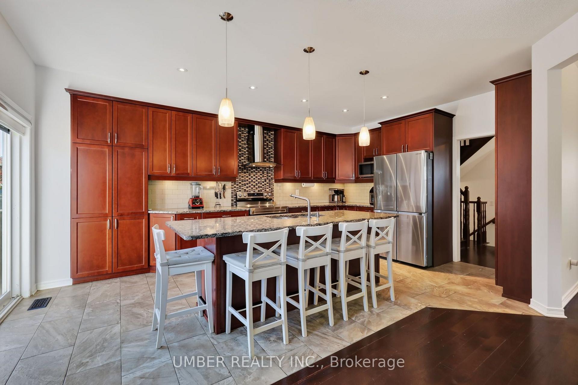 Photo 10 of 305 Bobolink Ridge, Ottawa, Kanata - Emerald Meadows/Trailwest — HOMEH