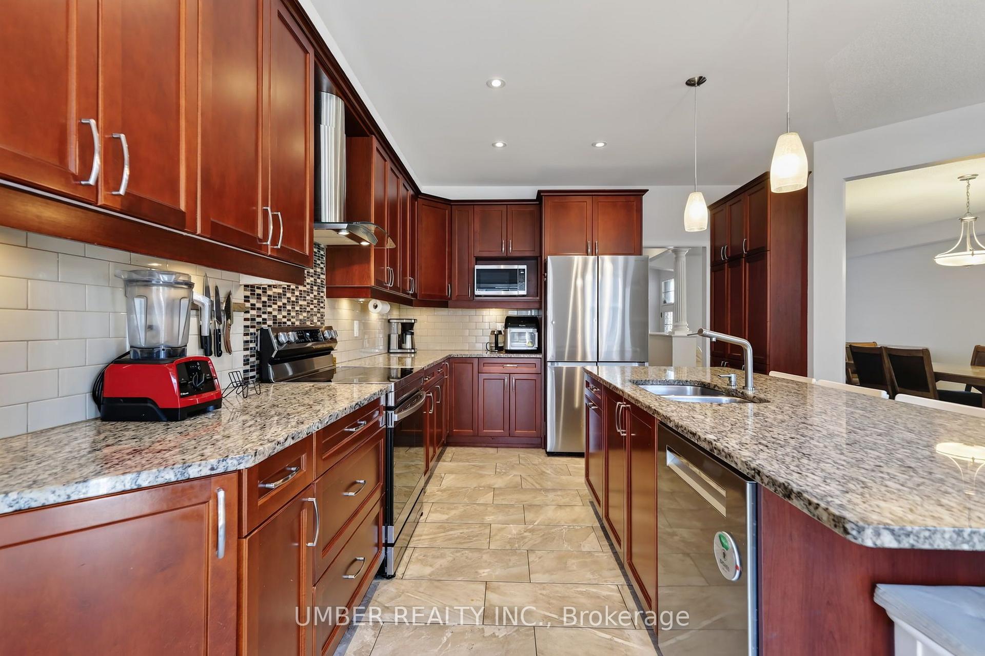 Photo 11 of 305 Bobolink Ridge, Ottawa, Kanata - Emerald Meadows/Trailwest — HOMEH
