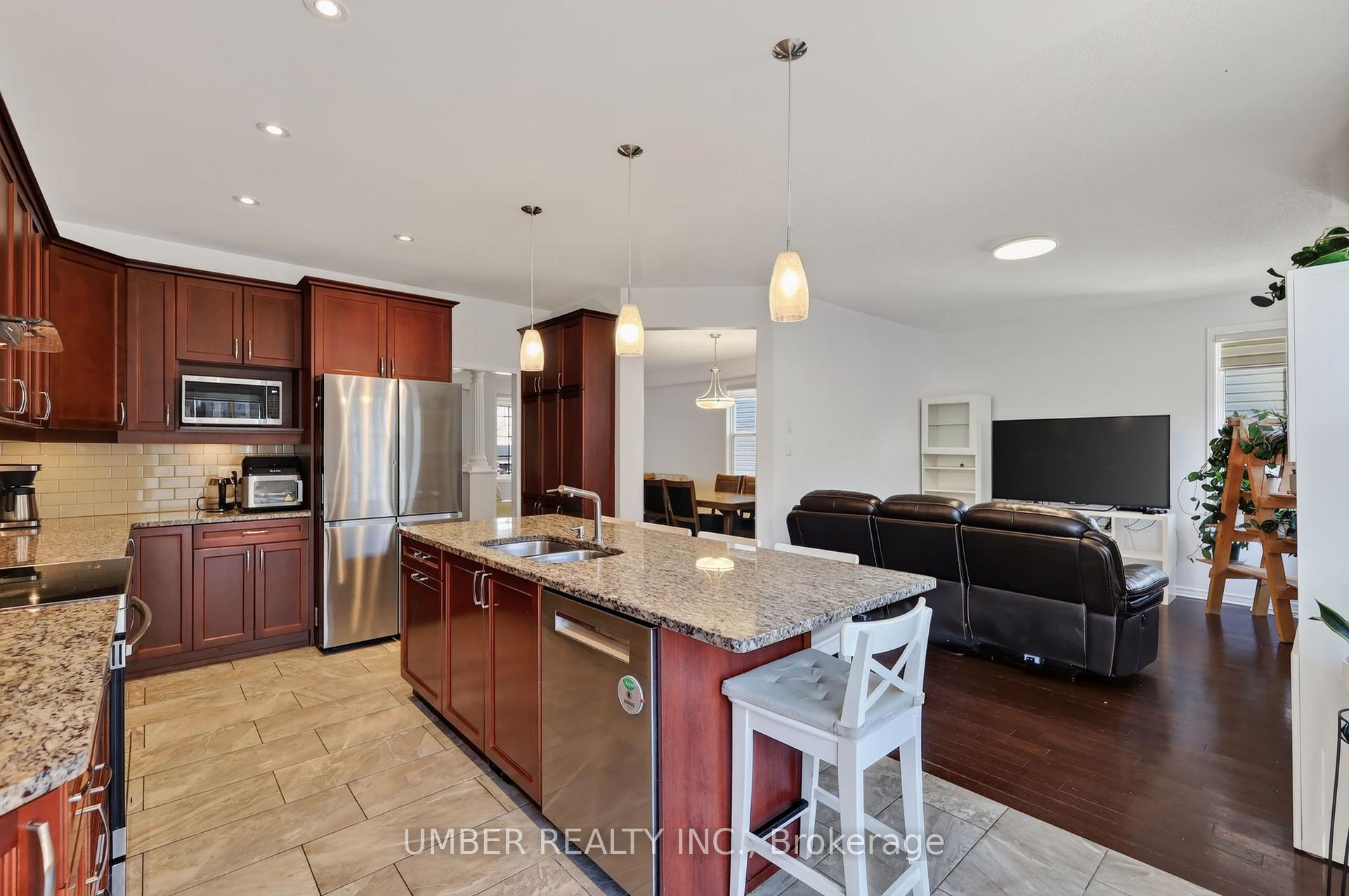 Photo 12 of 305 Bobolink Ridge, Ottawa, Kanata - Emerald Meadows/Trailwest — HOMEH