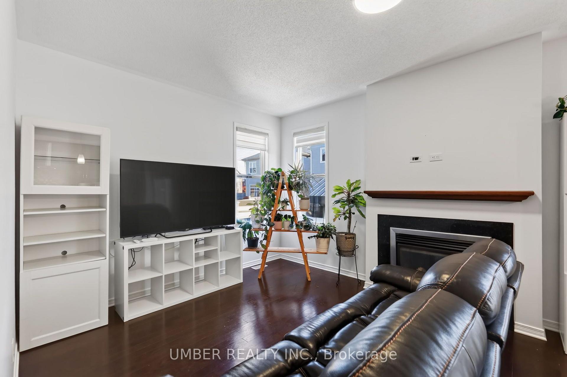 Photo 13 of 305 Bobolink Ridge, Ottawa, Kanata - Emerald Meadows/Trailwest — HOMEH