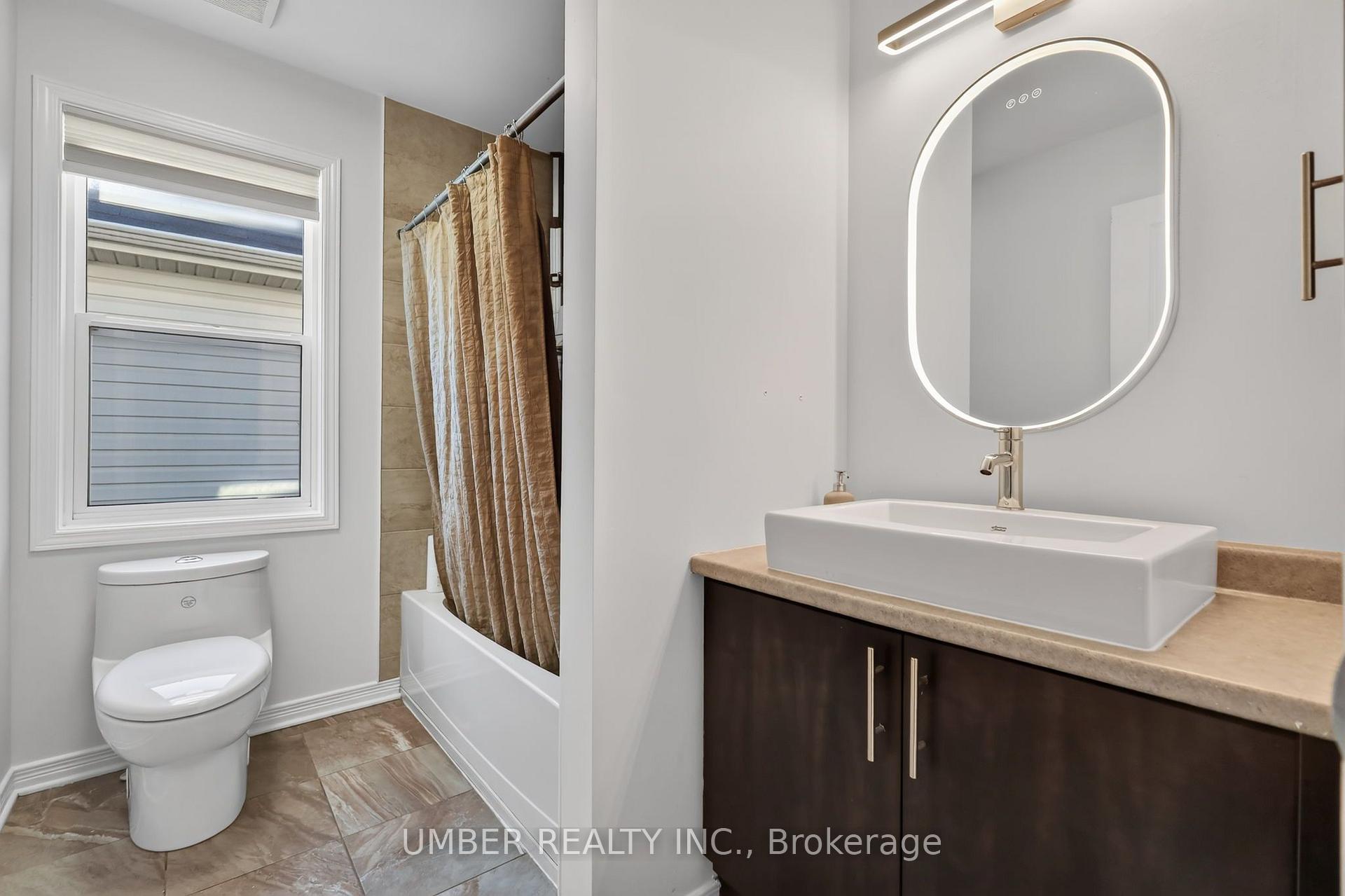 Photo 24 of 305 Bobolink Ridge, Ottawa, Kanata - Emerald Meadows/Trailwest — HOMEH