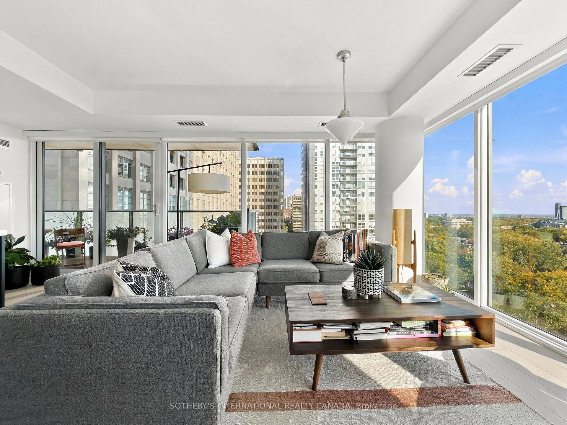 Photo 15 of Unit 1310, 99 Foxbar Road, Toronto, Yonge-St. Clair — HOMEH
