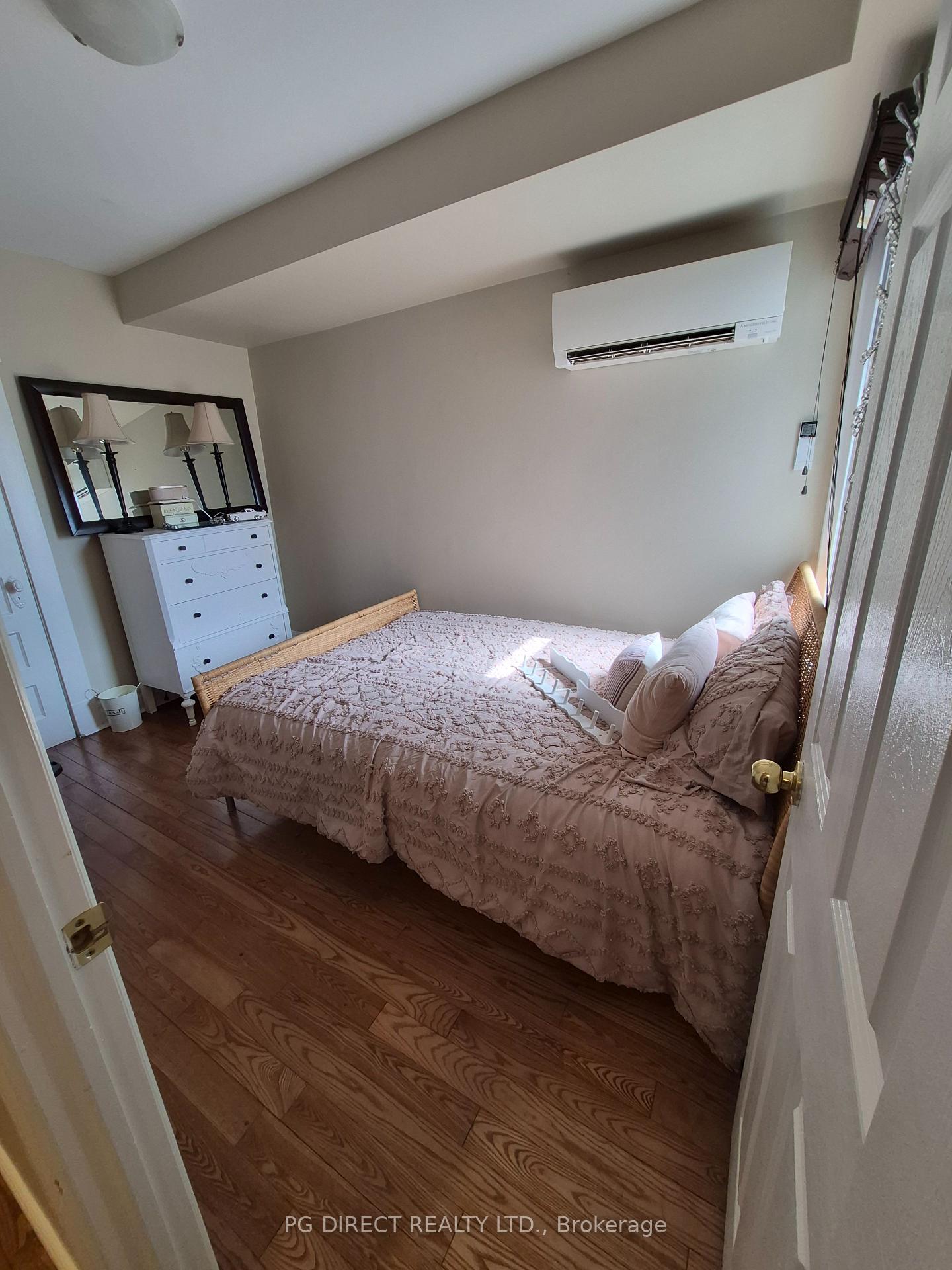 Photo 3 of 218 Broadview Avenue, Toronto, South Riverdale — HOMEH