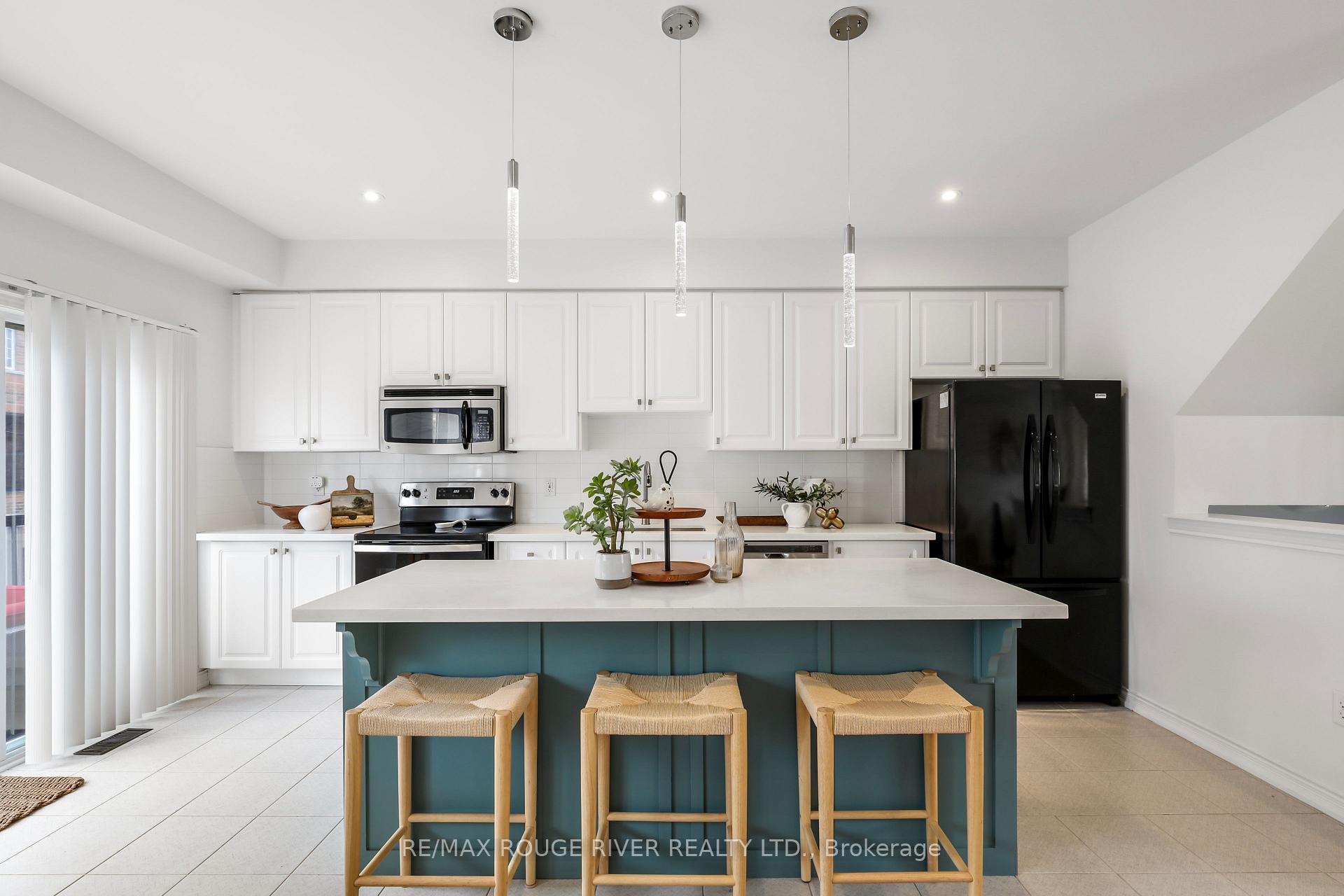 Photo 3 of 17 Devineridge Avenue, Ajax, Central East — HOMEH