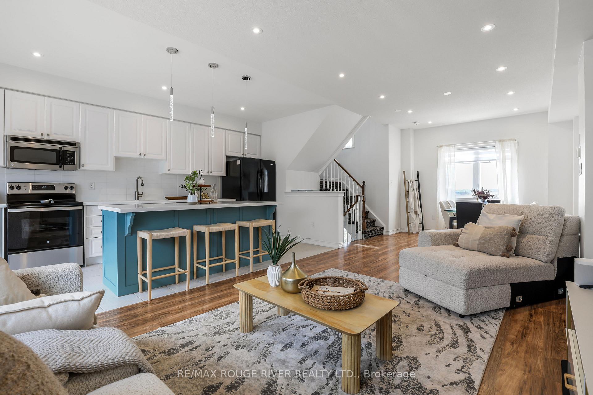 Photo 8 of 17 Devineridge Avenue, Ajax, Central East — HOMEH