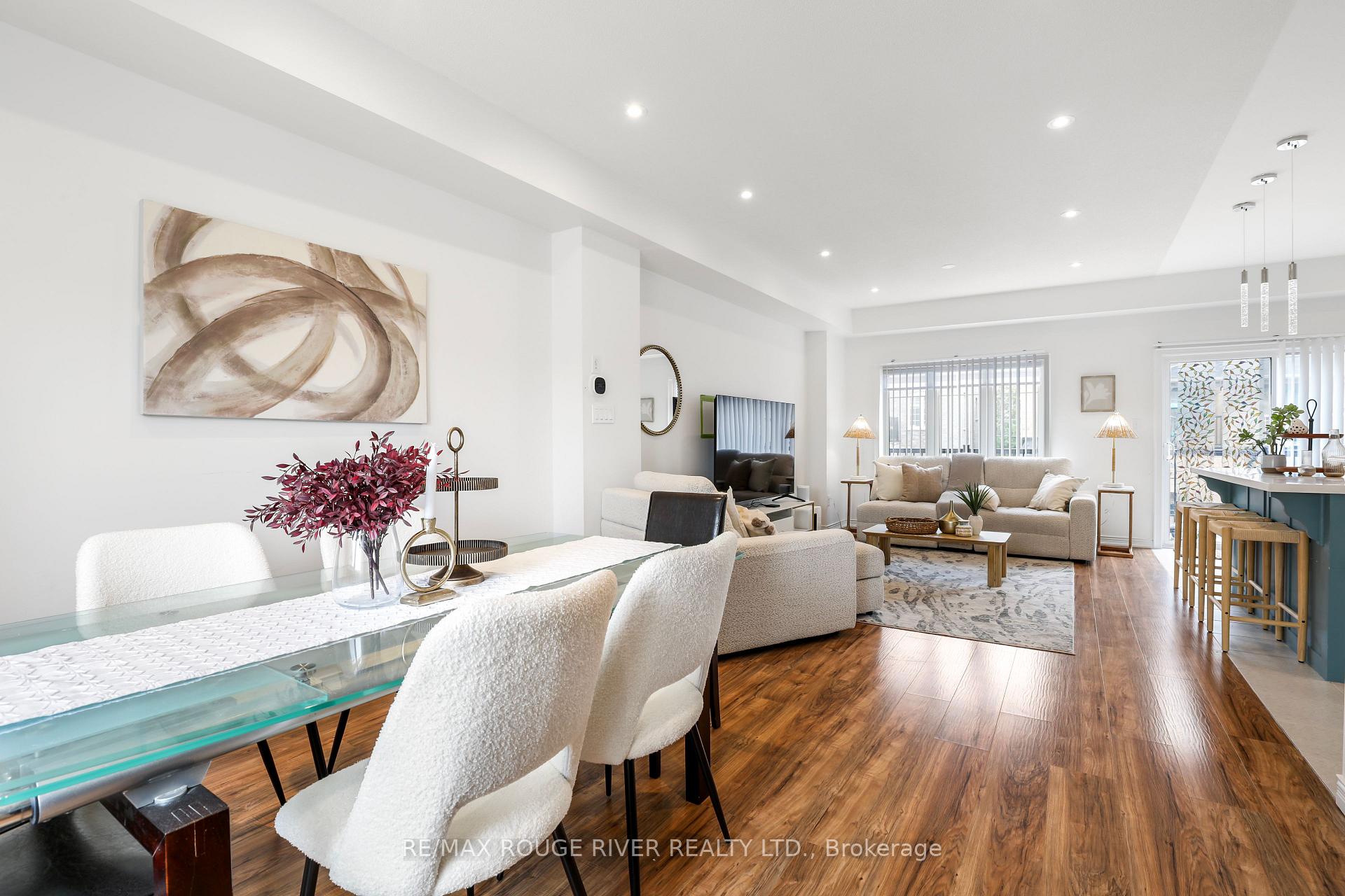 Photo 14 of 17 Devineridge Avenue, Ajax, Central East — HOMEH
