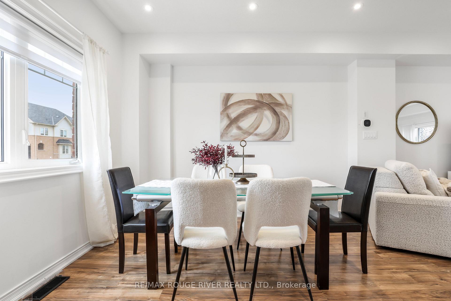 Photo 15 of 17 Devineridge Avenue, Ajax, Central East — HOMEH