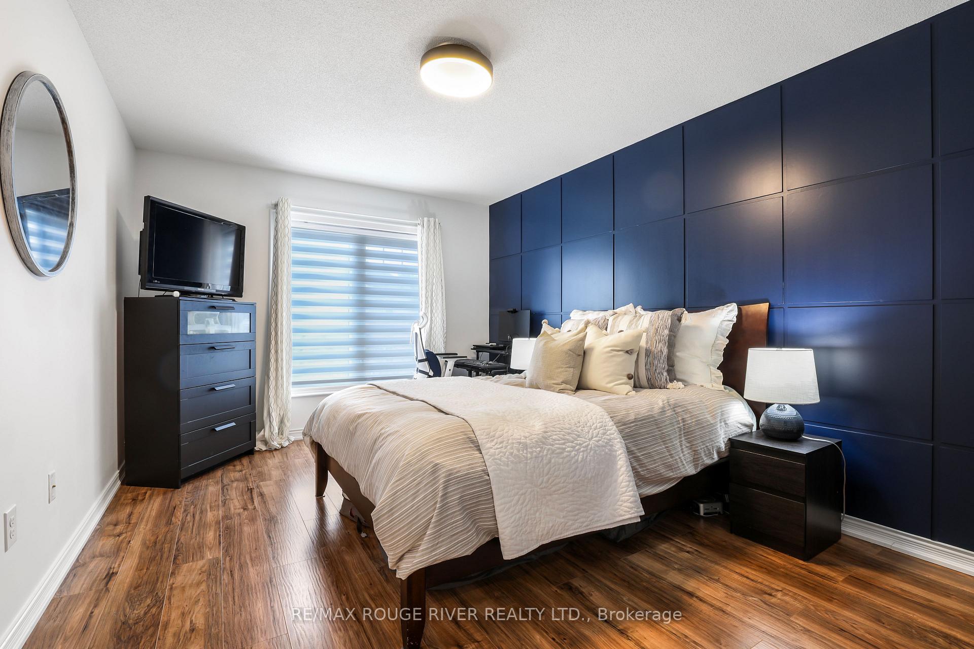 Photo 20 of 17 Devineridge Avenue, Ajax, Central East — HOMEH
