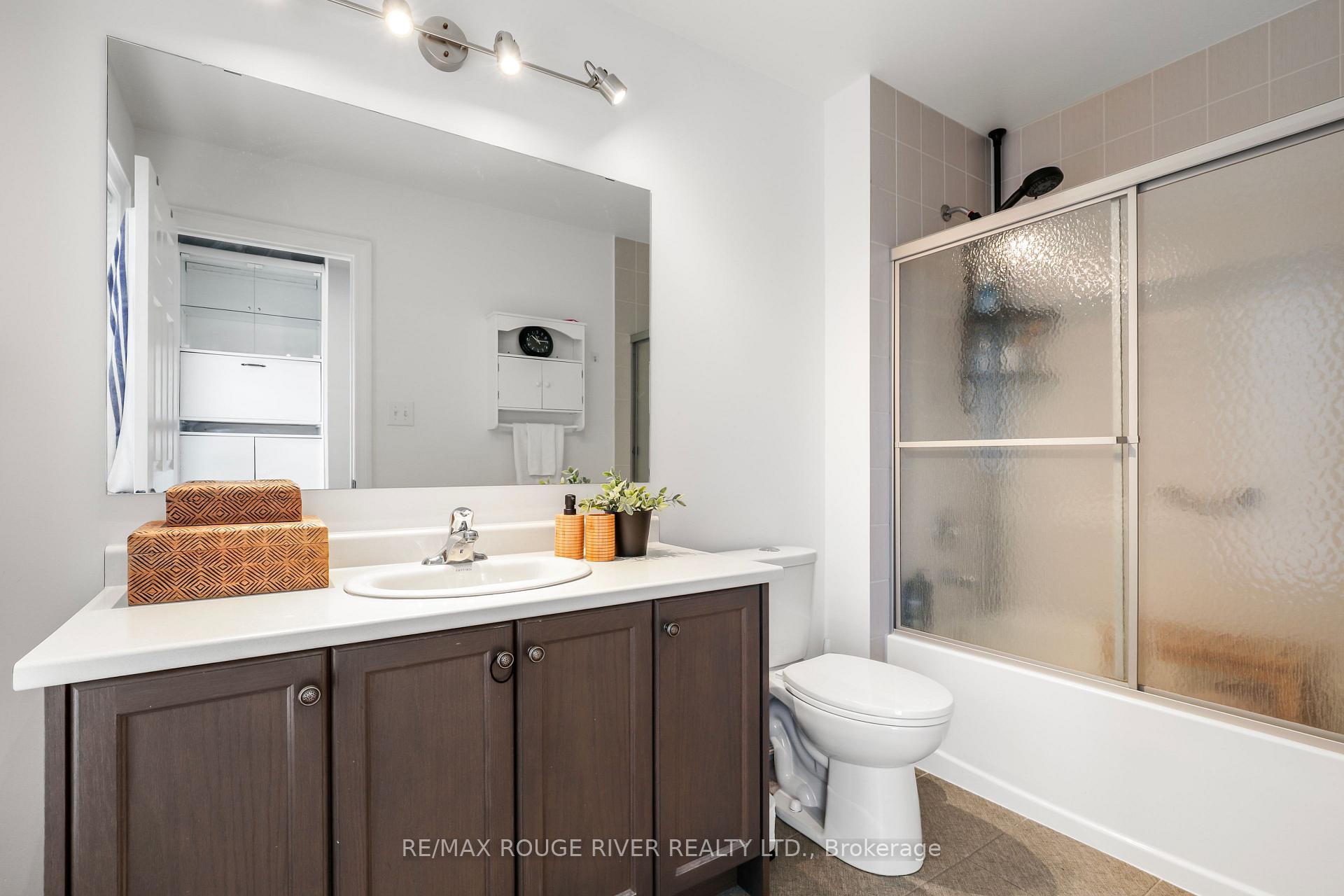 Photo 24 of 17 Devineridge Avenue, Ajax, Central East — HOMEH