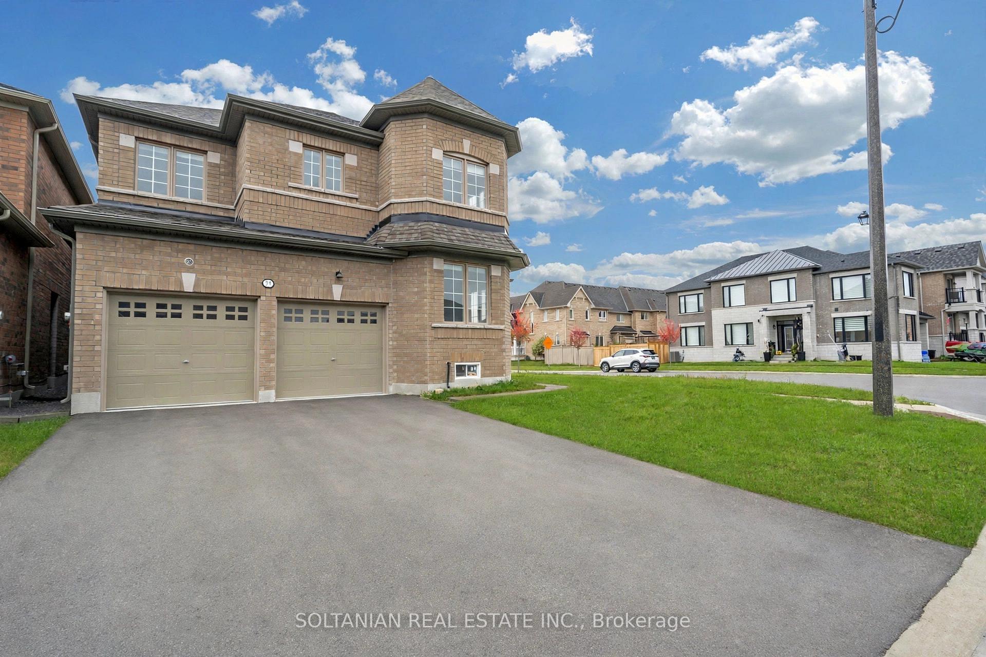 Photo 3 of 75 bud leggett Crescent, Georgina, Keswick South — HOMEH
