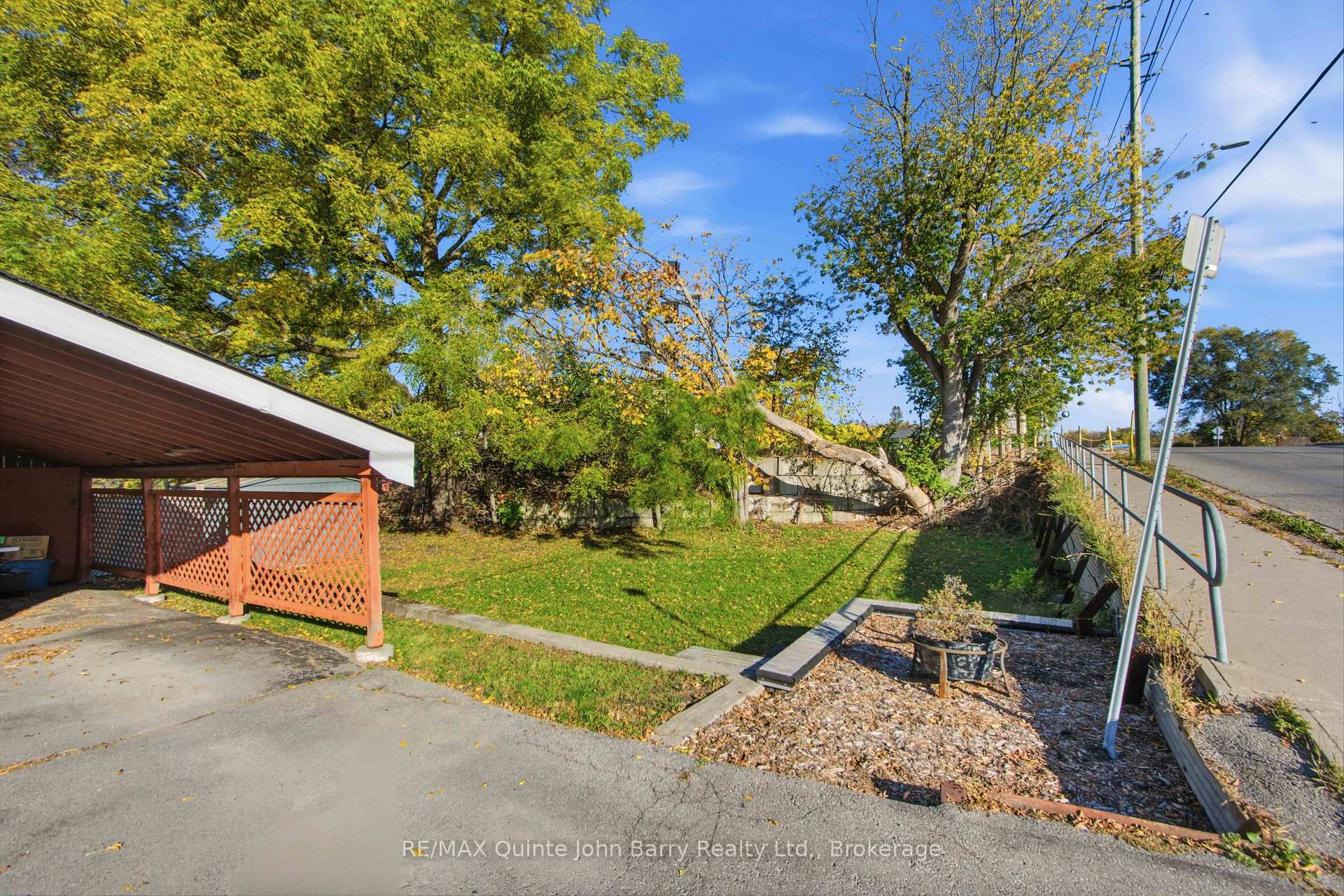 Photo 5 of 136 Moira Street E, Belleville, Belleville Ward — HOMEH