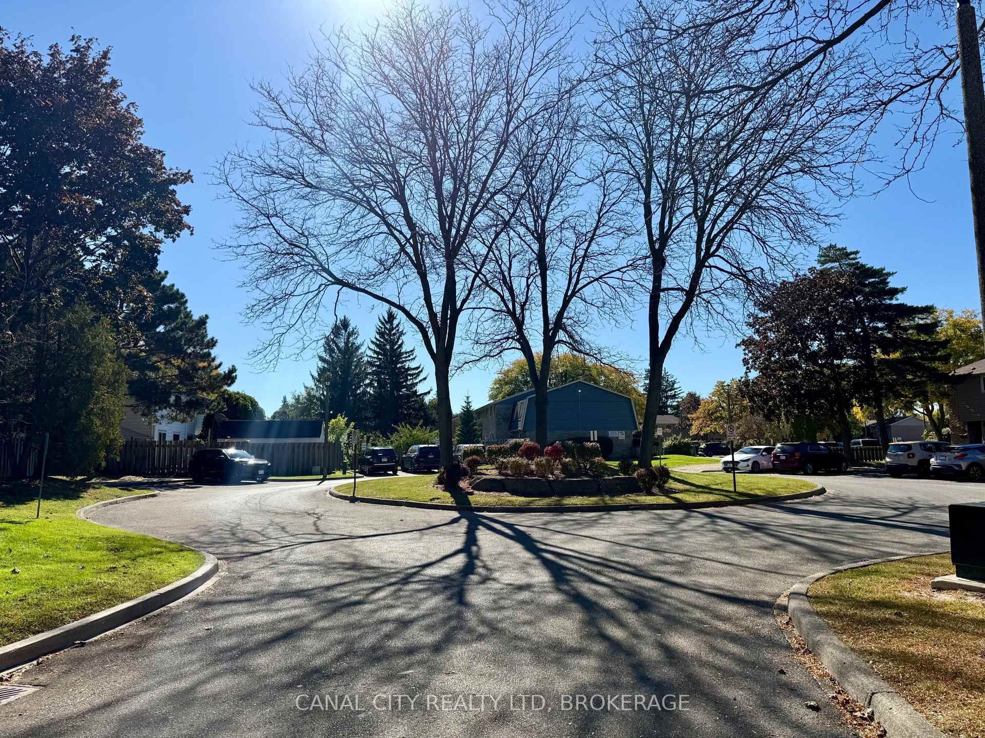 Photo 4 of Unit 17, 18 Barry Street, St. Catharines, Haig — HOMEH
