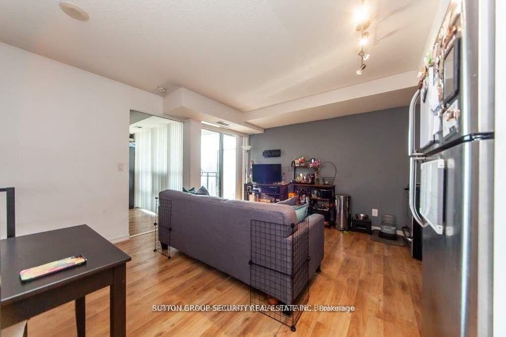 Photo 4 of Unit 610, 38 Joe Shuster Way, Toronto, South Parkdale — HOMEH