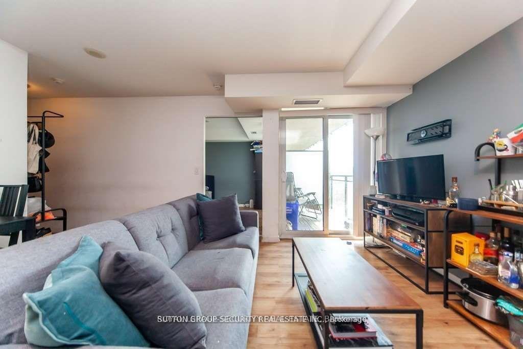 Photo 5 of Unit 610, 38 Joe Shuster Way, Toronto, South Parkdale — HOMEH