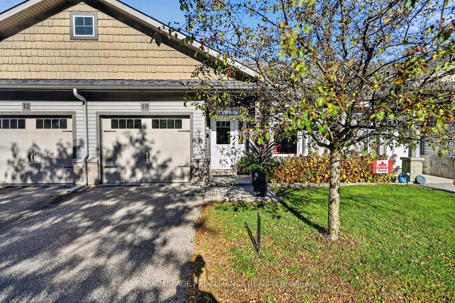 Front of 10 Golf Side Lane