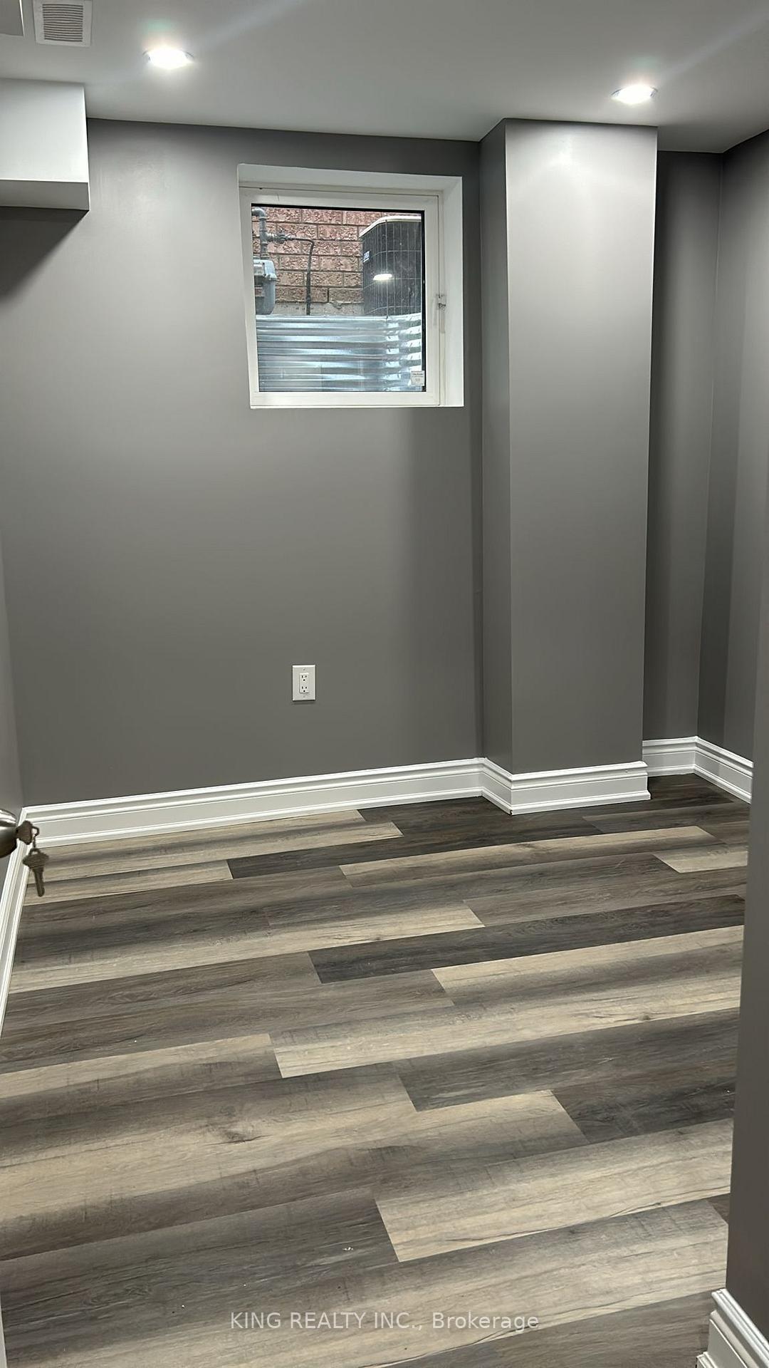 Photo 2 of Unit Basement, 74 Wooliston Crescent, Brampton, Fletcher's West — HOMEH