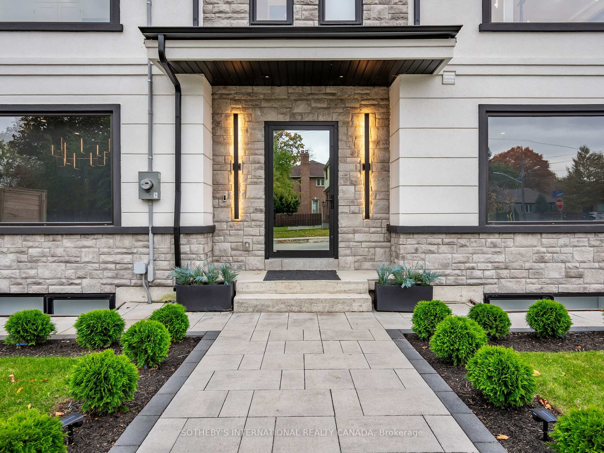 Photo 2 of 73 Guthrie Avenue, Etobicoke, Stonegate-Queensway — HOMEH