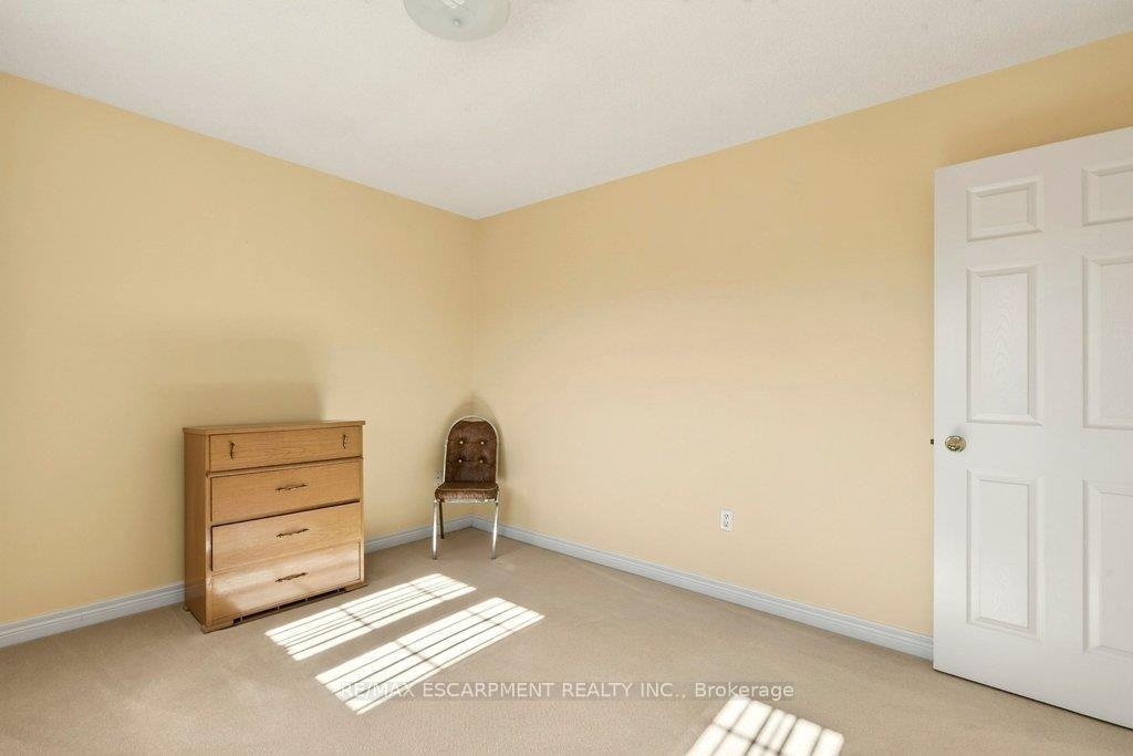 Photo 23 of 13 Chianti Crescent, Hamilton, Stoney Creek — HOMEH