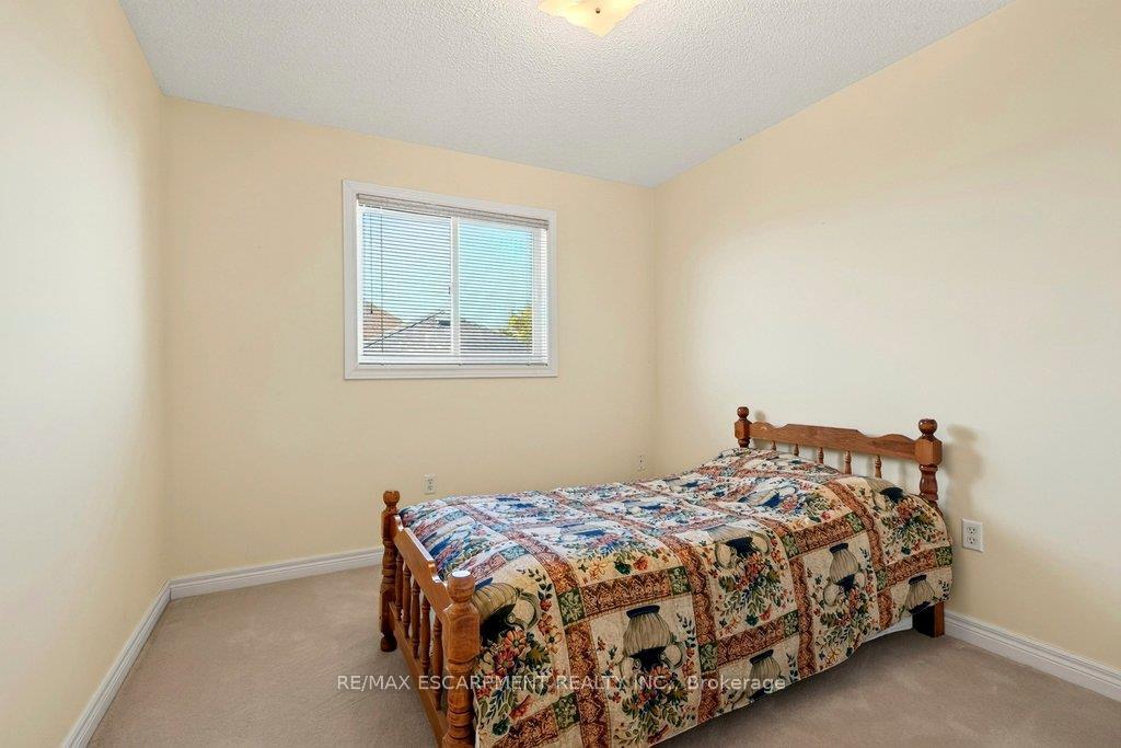 Photo 24 of 13 Chianti Crescent, Hamilton, Stoney Creek — HOMEH