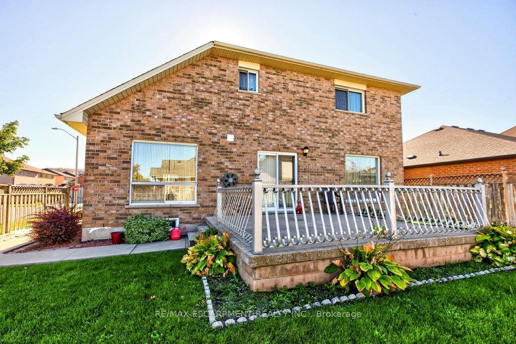 Photo 28 of 13 Chianti Crescent, Hamilton, Stoney Creek — HOMEH