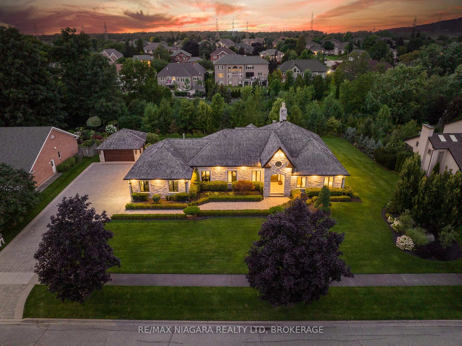Photo 1 of 3551 Cardinal Drive, Niagara Falls, Mt. Carmel — HOMEH