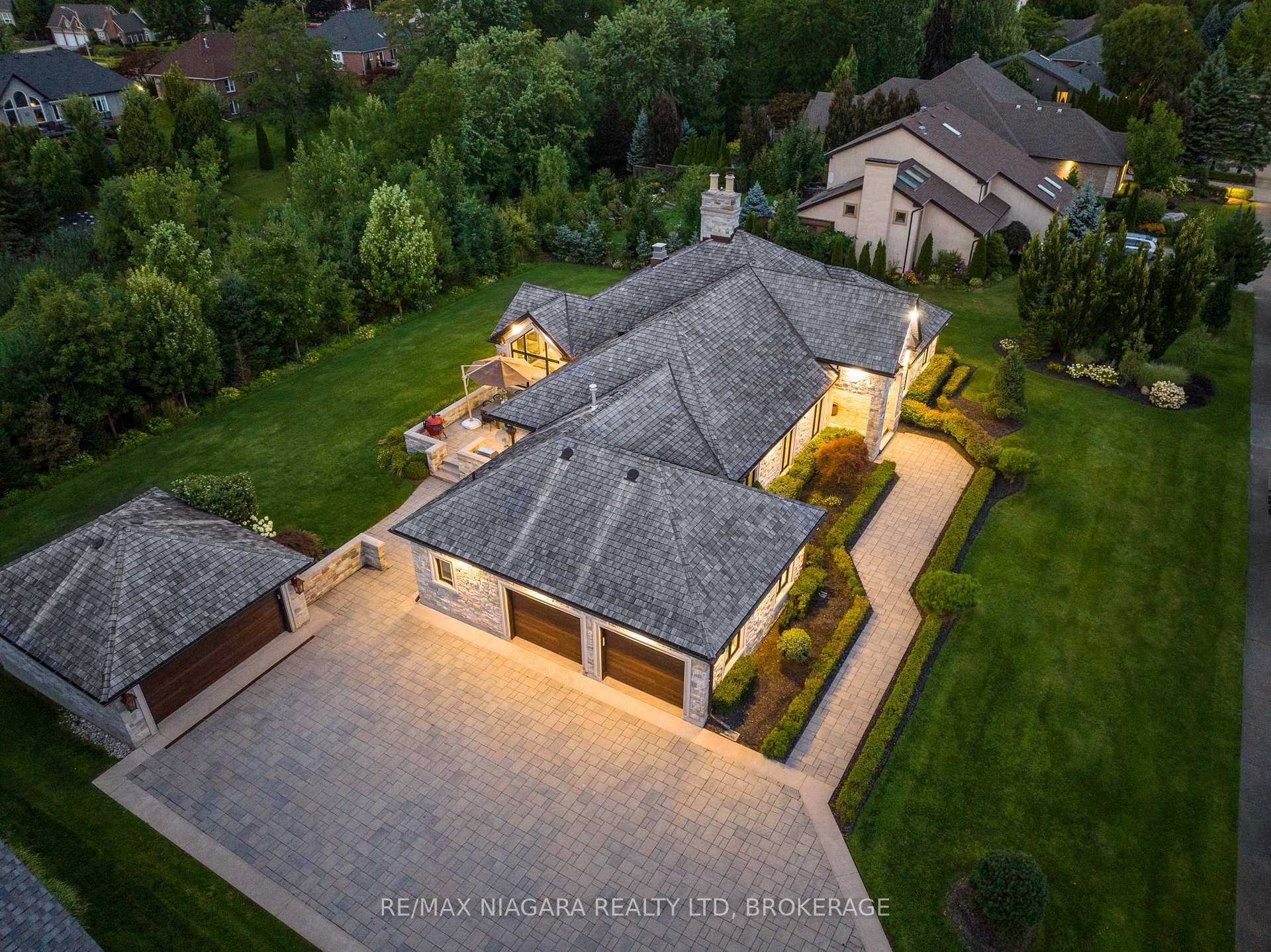 Photo 5 of 3551 Cardinal Drive, Niagara Falls, Mt. Carmel — HOMEH