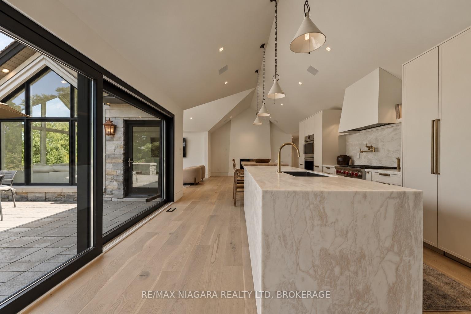 Photo 7 of 3551 Cardinal Drive, Niagara Falls, Mt. Carmel — HOMEH
