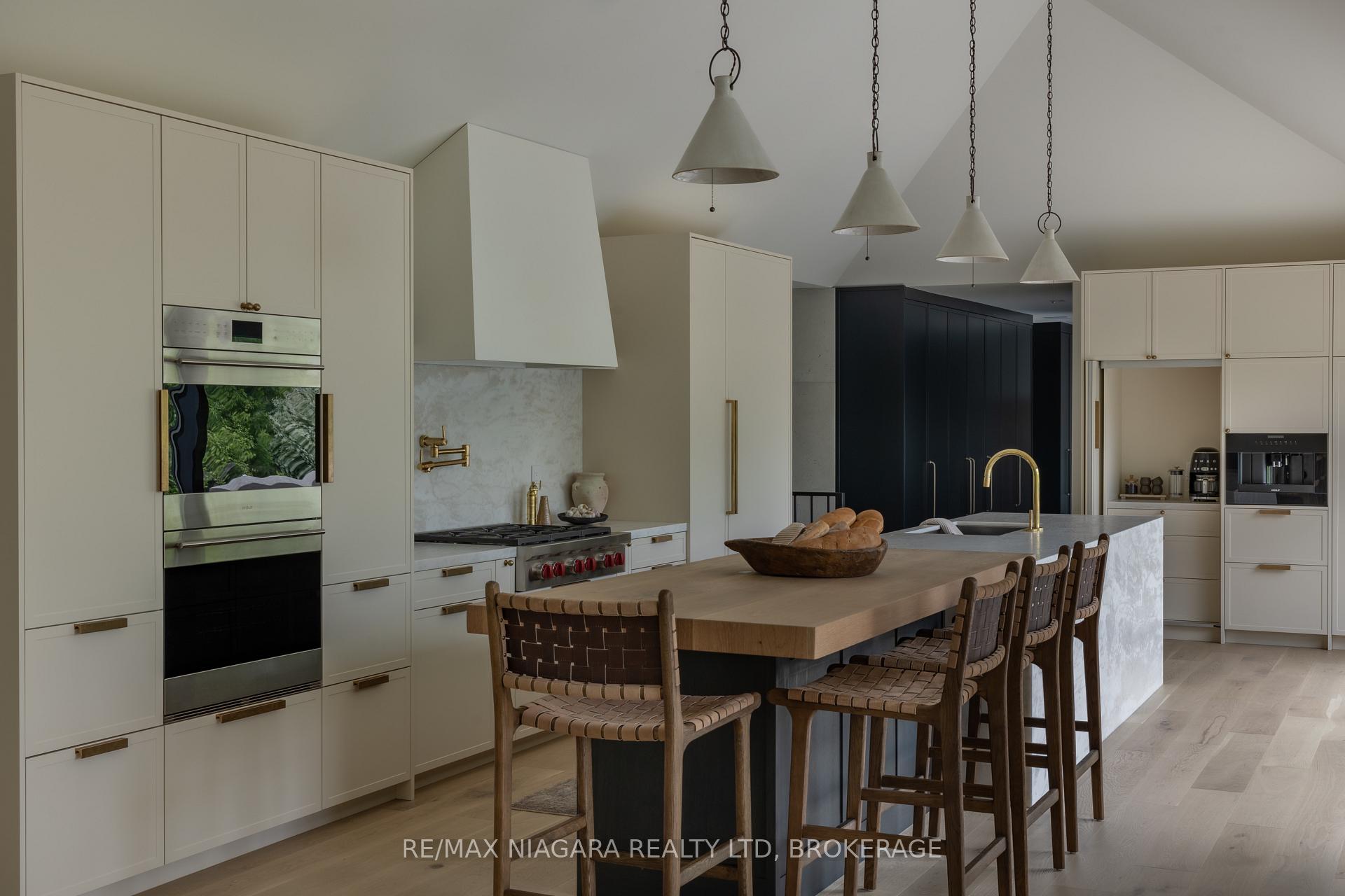 Photo 9 of 3551 Cardinal Drive, Niagara Falls, Mt. Carmel — HOMEH