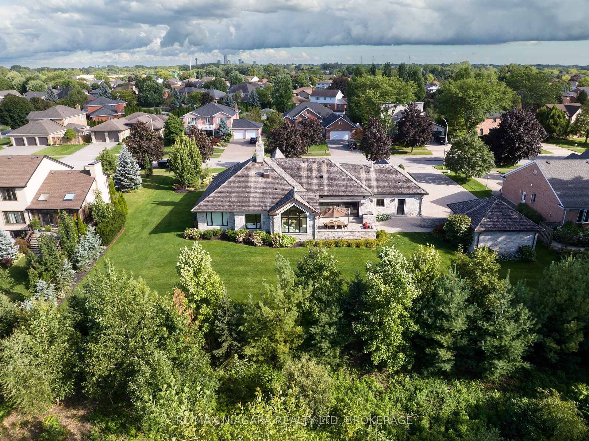 Photo 36 of 3551 Cardinal Drive, Niagara Falls, Mt. Carmel — HOMEH