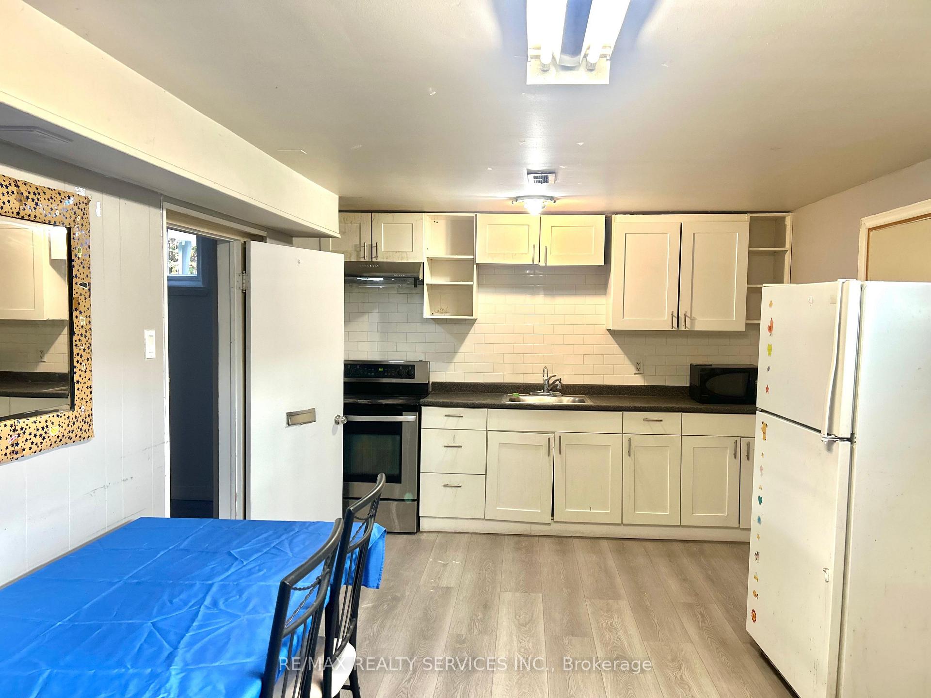 Photo 2 of 139 Bellamy Road N, Scarborough, Woburn — HOMEH
