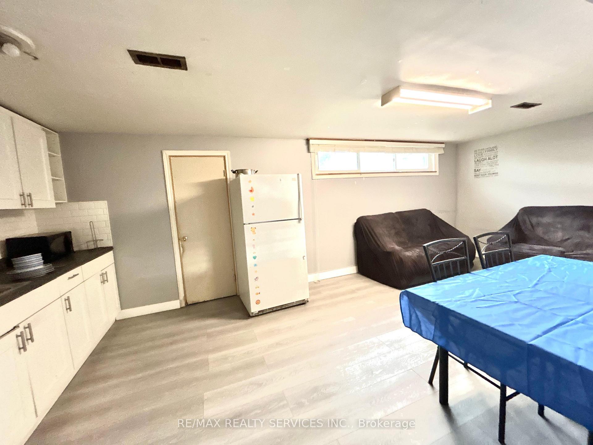 Photo 3 of 139 Bellamy Road N, Scarborough, Woburn — HOMEH