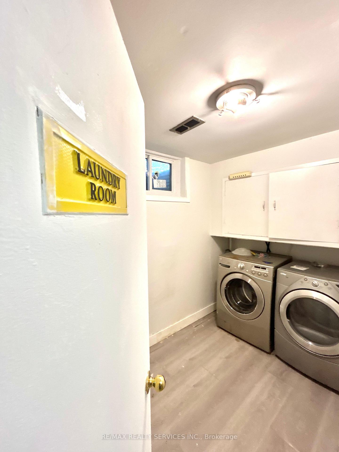 Photo 4 of 139 Bellamy Road N, Scarborough, Woburn — HOMEH