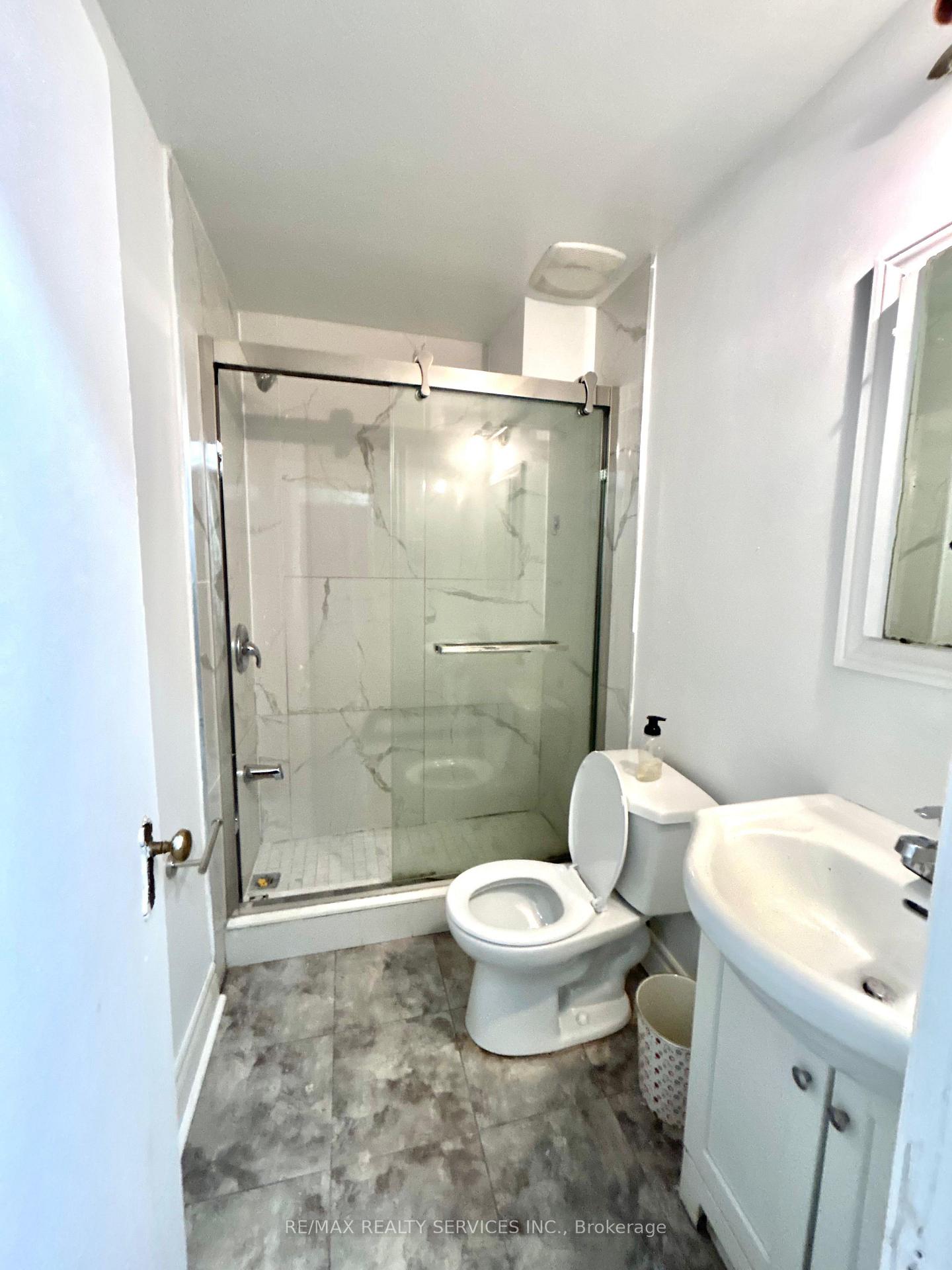 Photo 7 of 139 Bellamy Road N, Scarborough, Woburn — HOMEH