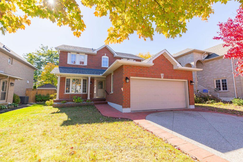 Photo 3 of 7 Falconbridge Drive, Hamilton, Carpenter — HOMEH