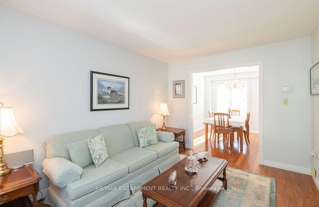 Photo 6 of 7 Falconbridge Drive, Hamilton, Carpenter — HOMEH