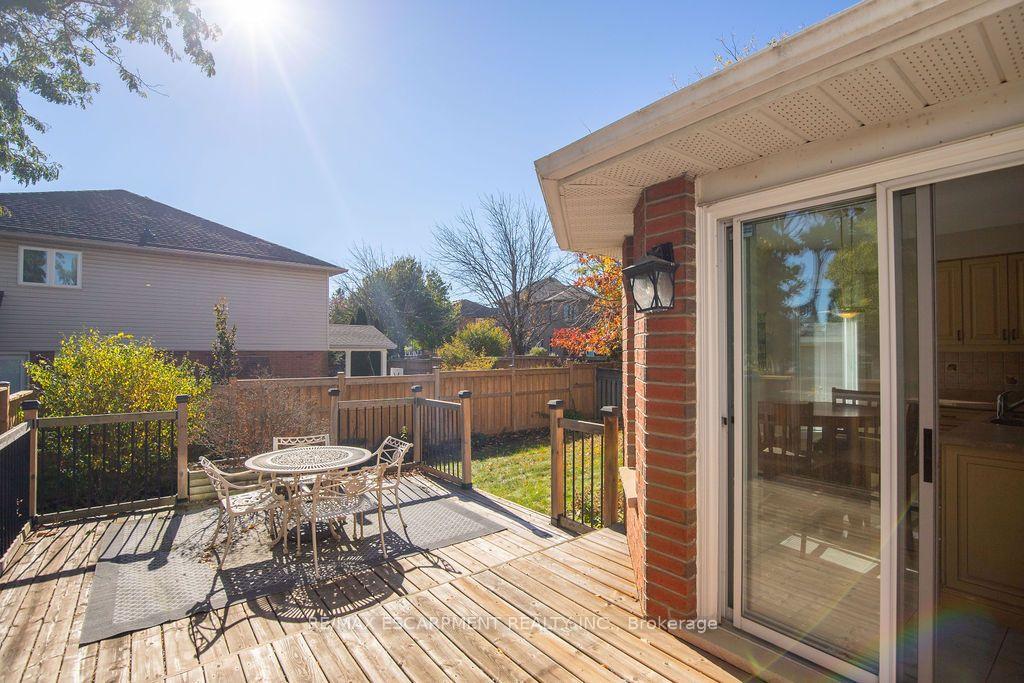 Photo 13 of 7 Falconbridge Drive, Hamilton, Carpenter — HOMEH